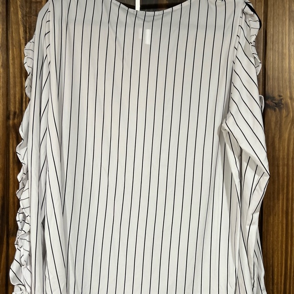 Banana republic striped top - Picture 2 of 4